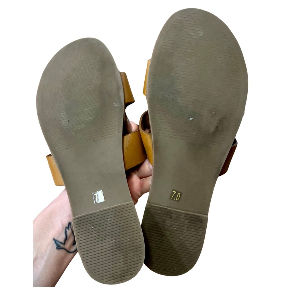 Steve Madden Camel Cutout Slide Sandals Size 7 - Picture 6 of 7